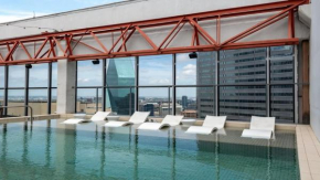 CozySuites Best Sky Pool in Dallas 1BR